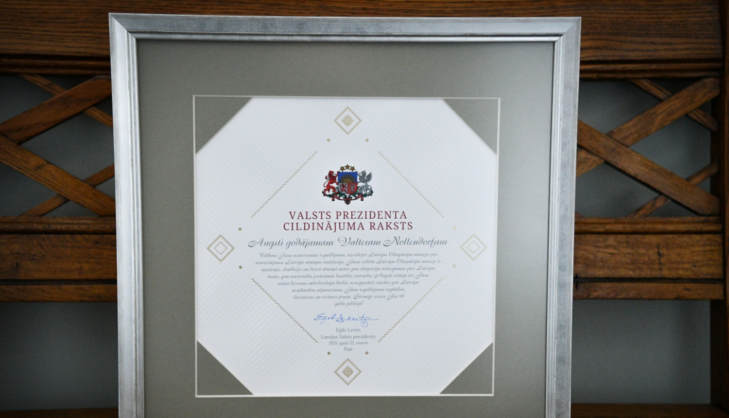 Cildinājuma raksts Nollendorfam