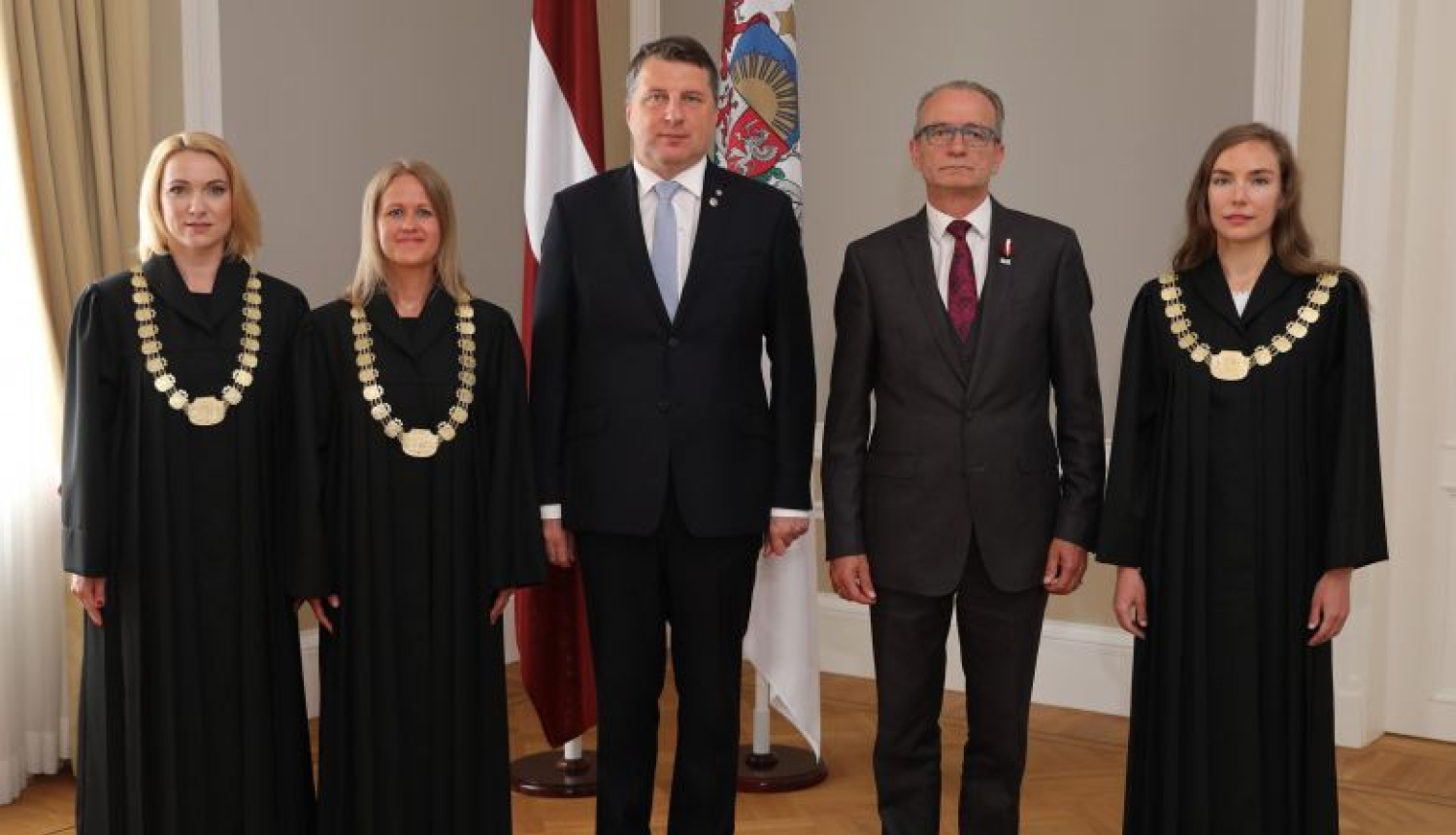 Valsts prezidents Rīgas pilī pieņem tiesnešu zvērestus