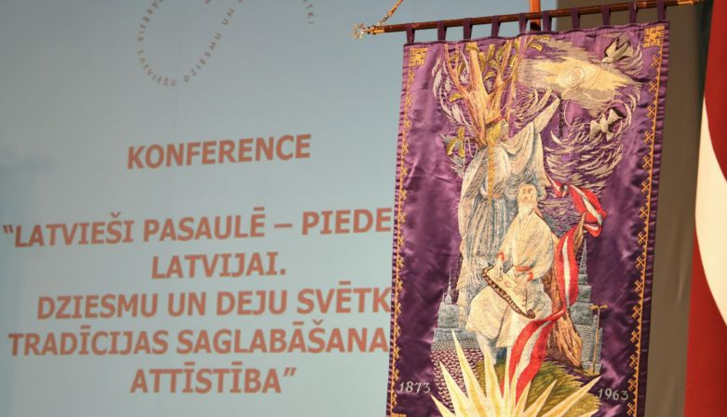 Valsts prezidents: Dziesmu un deju svētki palīdz latviešiem pasaulē saglabāt latviskās tradīcijas un valodu