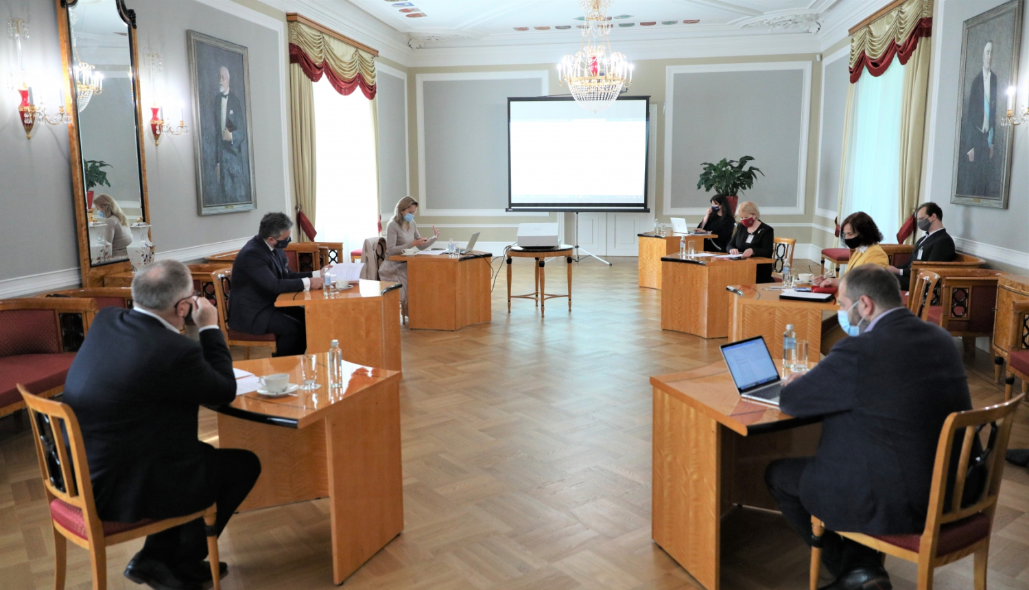 Sadarbības memoranda "Dators ikvienam bērnam" padomes pirmā sēde Rīgas pils Ģerboņu zālē