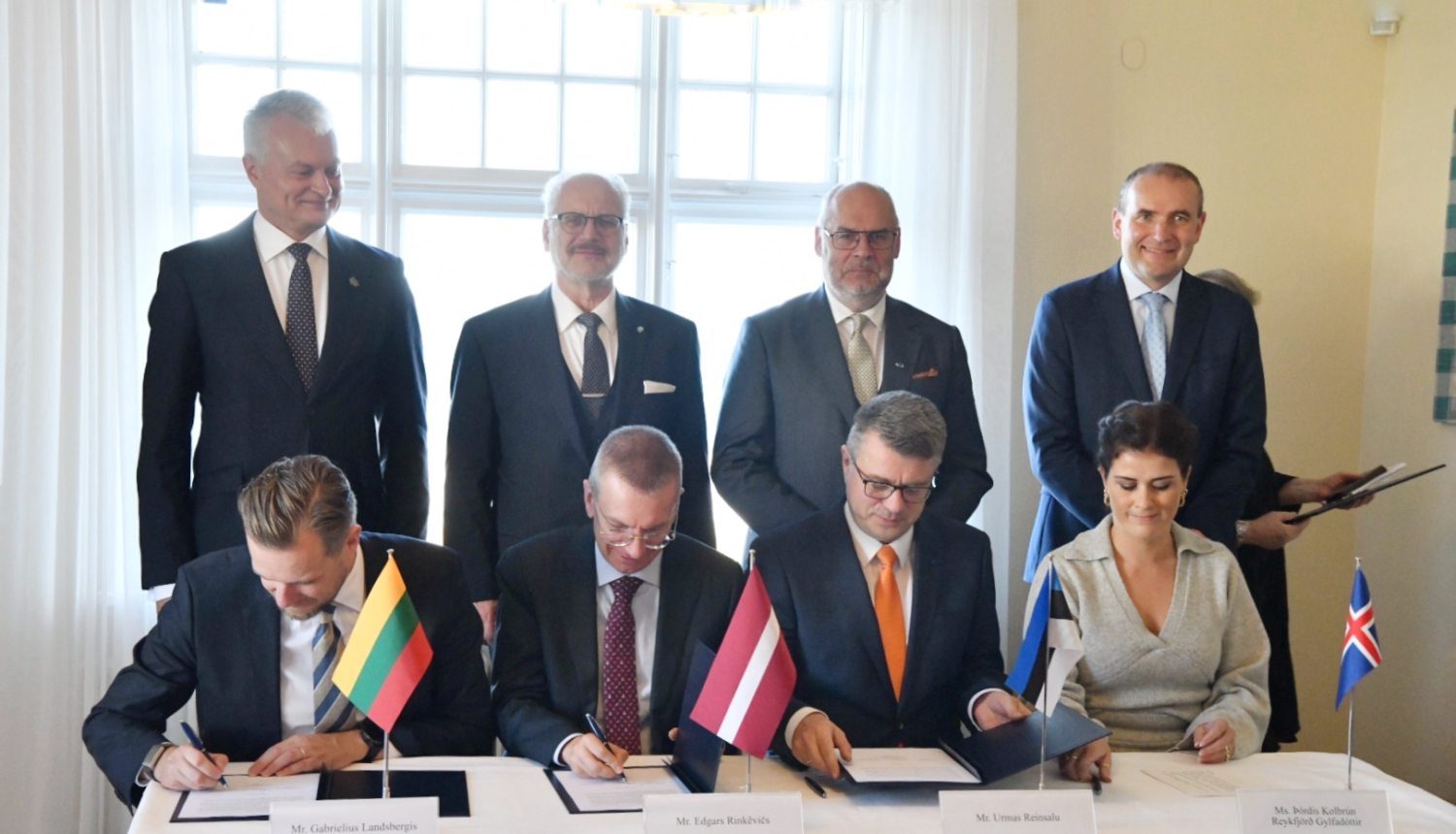 26. augustā Latvijas, Lietuvas, Igaunijas un Islandes prezidentu klātbūtnē Baltijas valstu un Islandes ārlietu ministri parakstīja deklarāciju