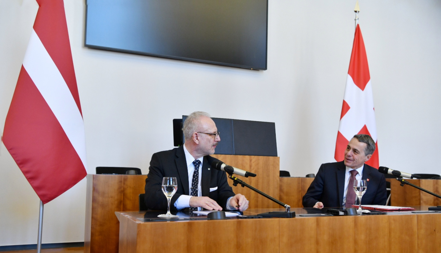 Valsts prezidents Egils Levits oficiālās vizītes laikā Šveicē tiekas ar Šveices Konfederācijas prezidentu Ingacio Kassisu