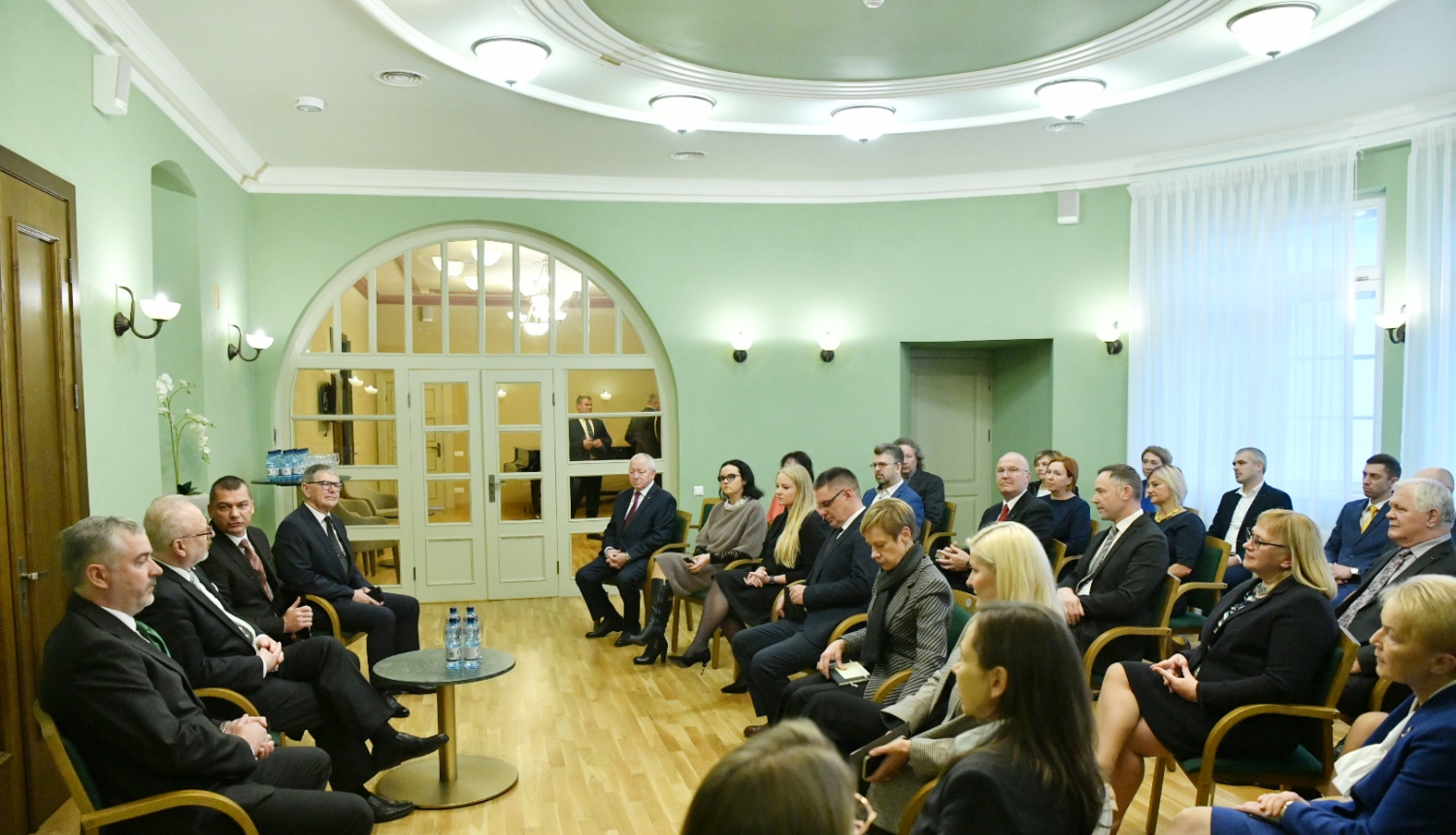 02.11.20222. Valsts prezidents Egils Levits tiekas ar Dobeles novada pašvaldības vadību un deputātiem