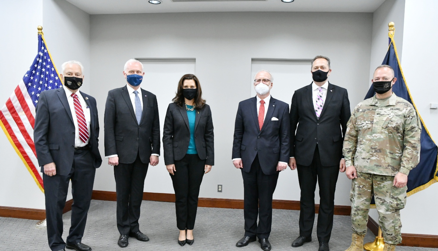 Egils Levits kopbildē ar Mičiganas gubernatori un viņas komandu