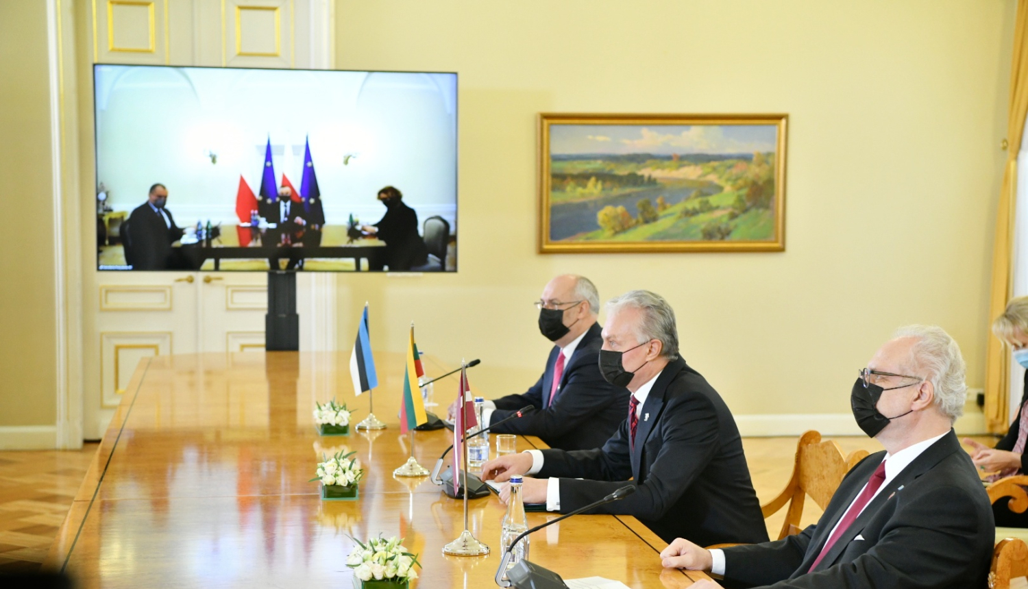 Egils Levits, Gitans Nausēda un Alars Kariss tiešsaistes sarunā ar Andžeju Dudu