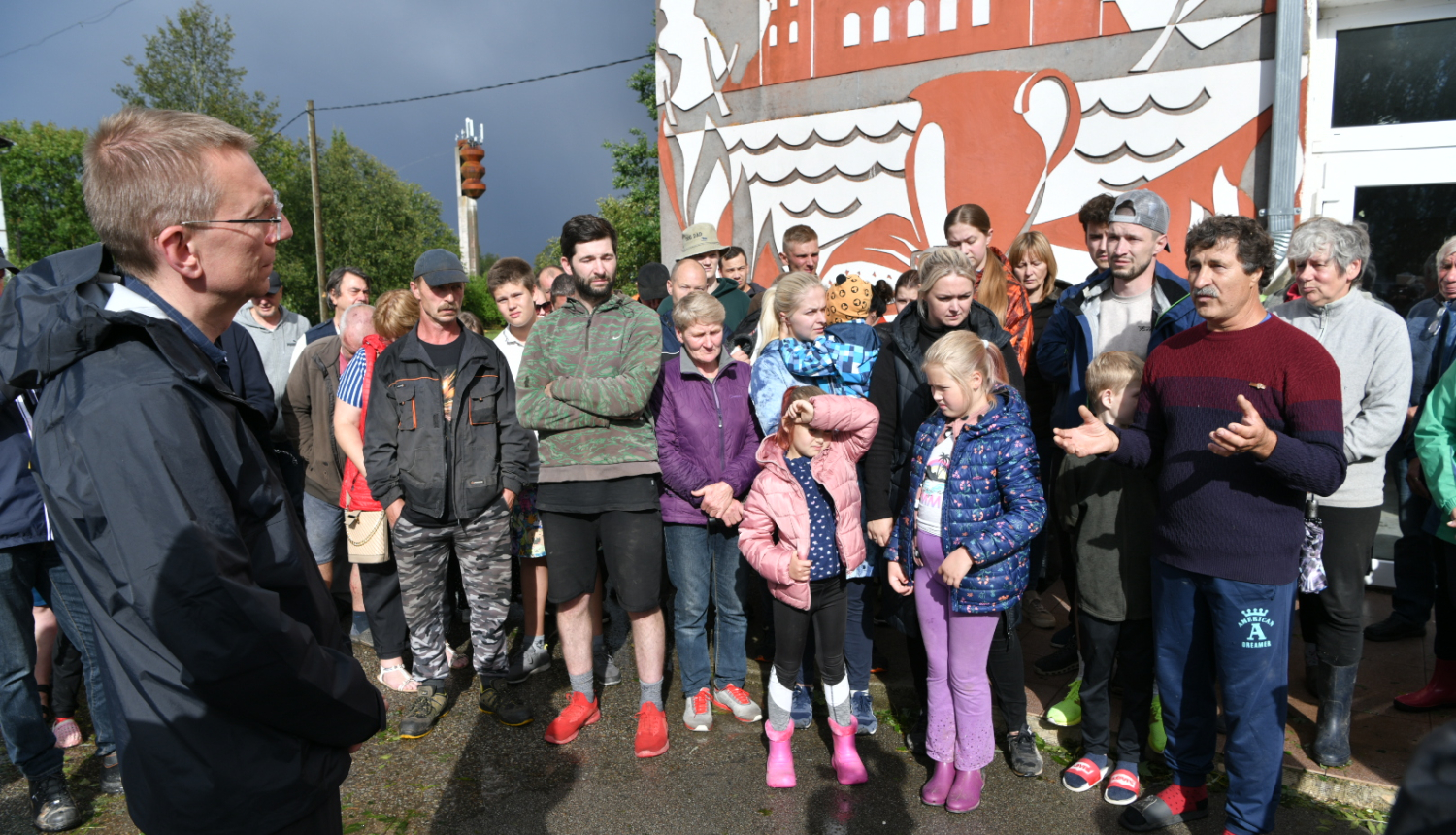 Valsts prezidents Edgars Rinkēvičs klātienē apmeklē negaisa skartās vietas
