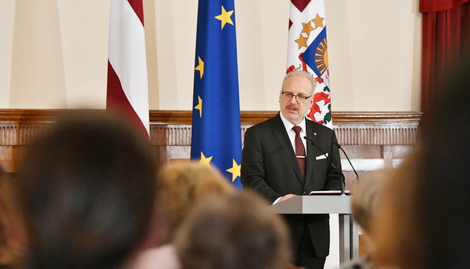 Valsts prezidents Egils Levits tiekas ar politiski represētajiem un skolēnu darbu konkursa “Sibīrijas bērni” dalībniekiem