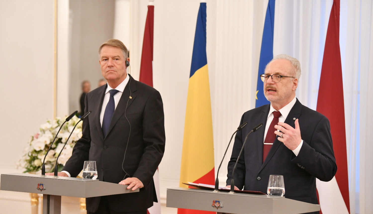 No kreisās: Klauss Verners Johanniss un Egils Levits