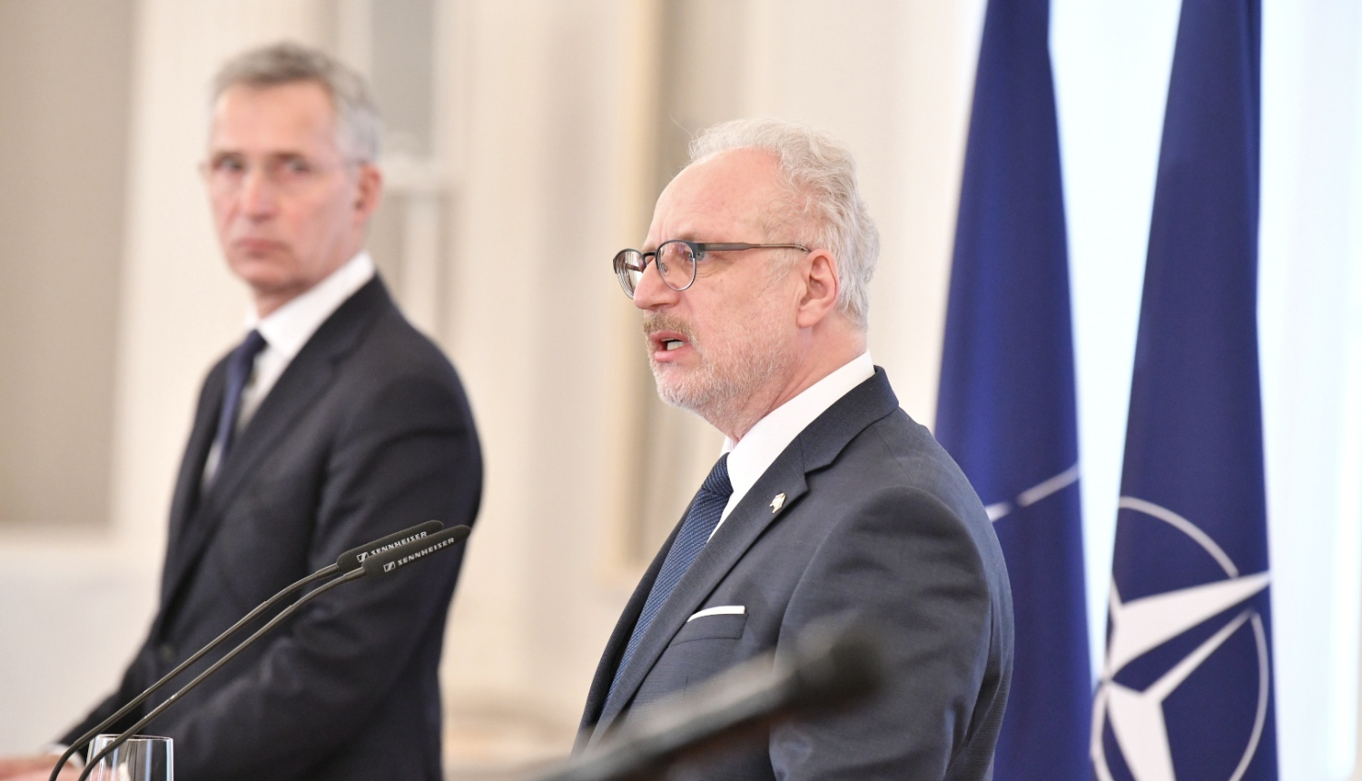 Valsts prezidents Egils Levits un NATO ģenerālsekretārs Jens Stoltenbergs
