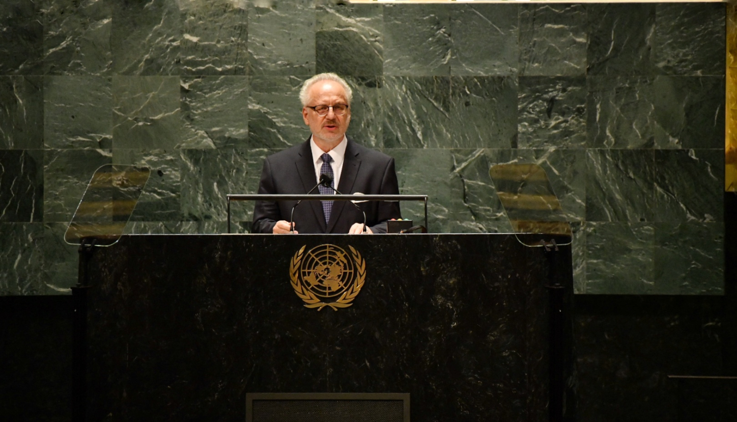 Egils Levits pie ANO tribīnes saka runu