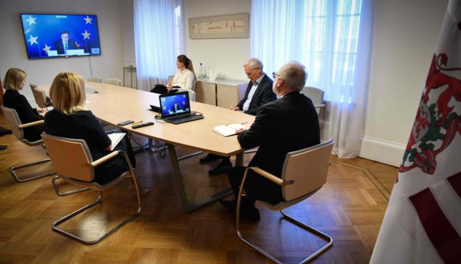 Valsts prezidents ar EK izpildviceprezidentu V. Dombrovski pārrunā ES izejas stratēģiju no COVID-19 izraisītās krīzes