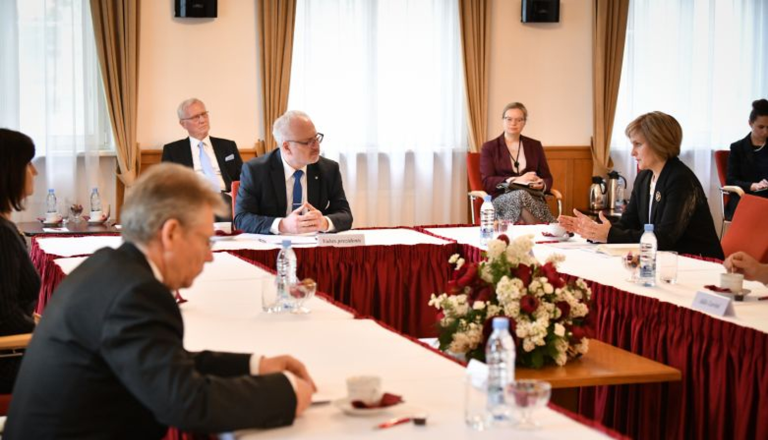 Valsts prezidents tiekas ar Satversmes tiesas tiesnešiem