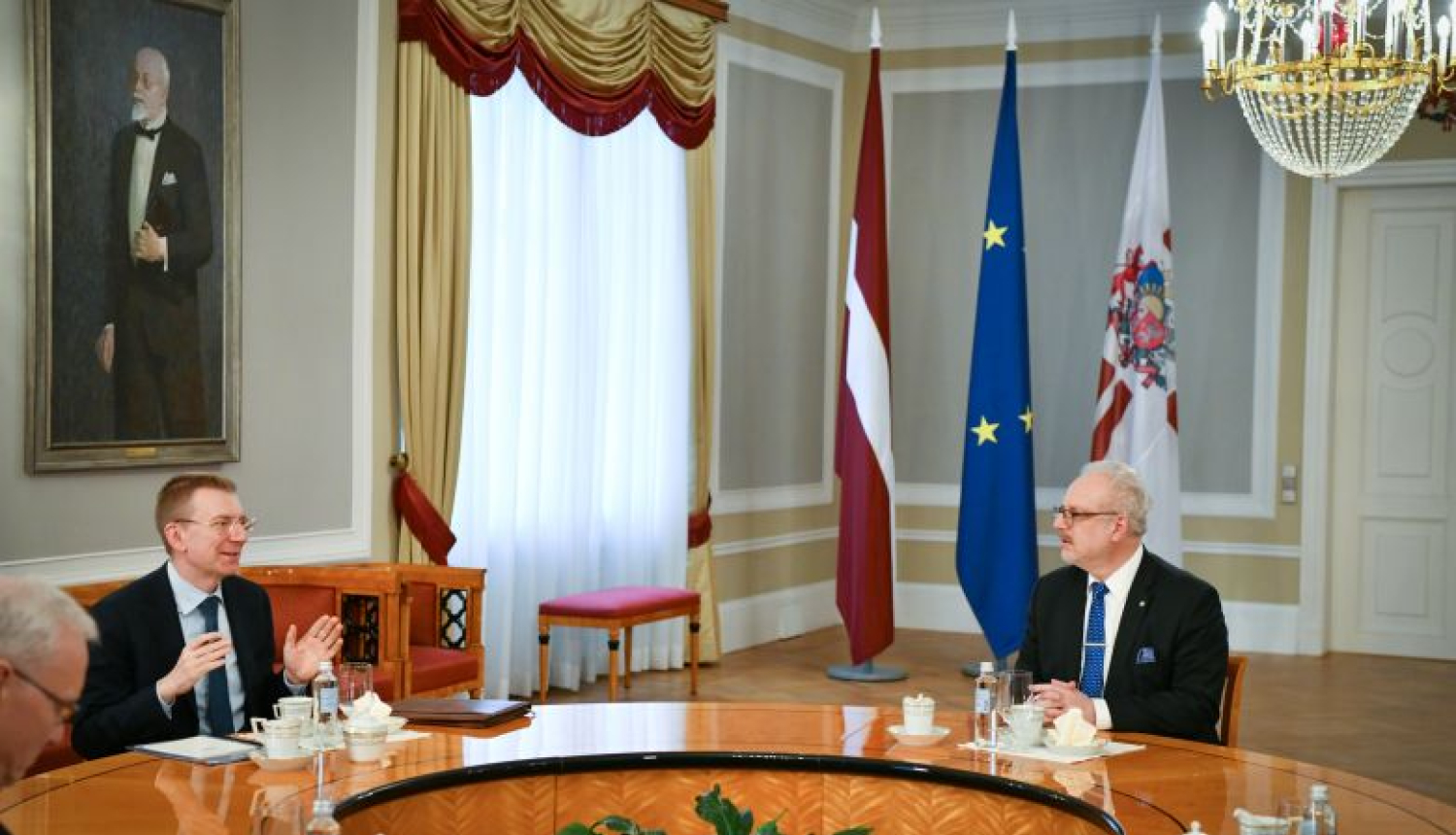 Valsts prezidents: ar Polijas prezidentu runāju par preču kustības mobilitāti caur Poliju uz Latviju