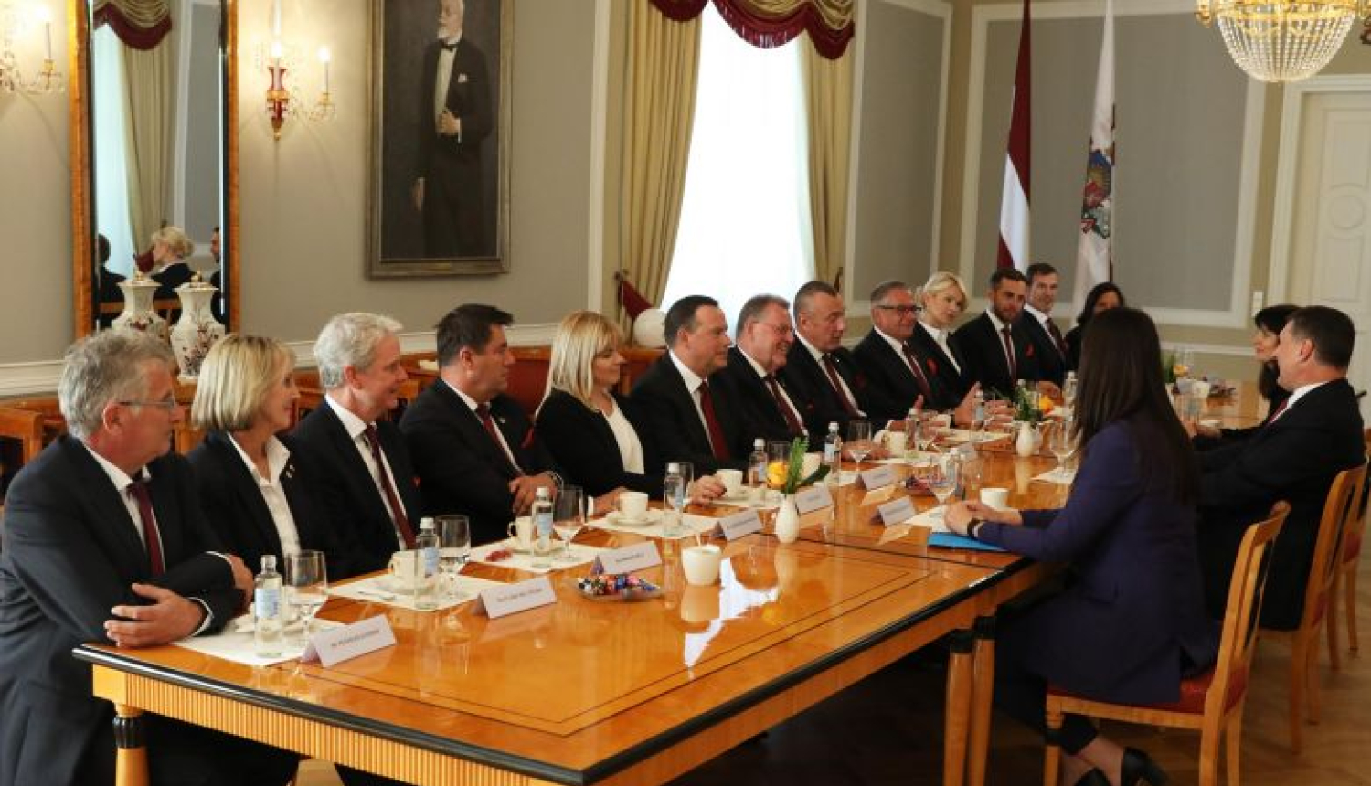 Valsts prezidents Rīgas pilī tiekas ar Starptautiskās kamaniņu sporta federācijas pārstāvjiem