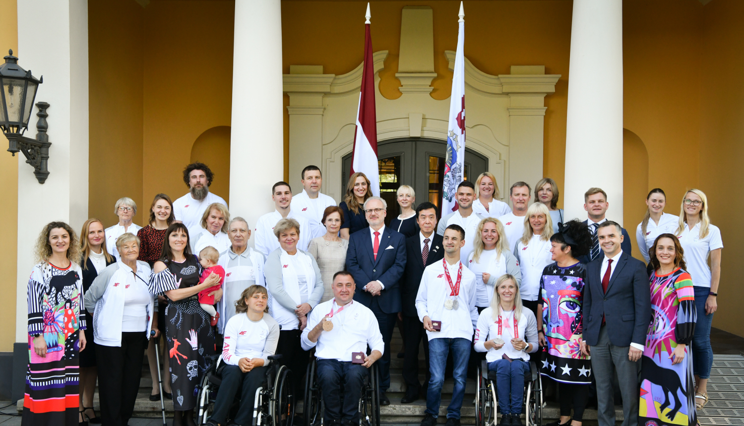 Kopbilde ar paraolimpiešiem