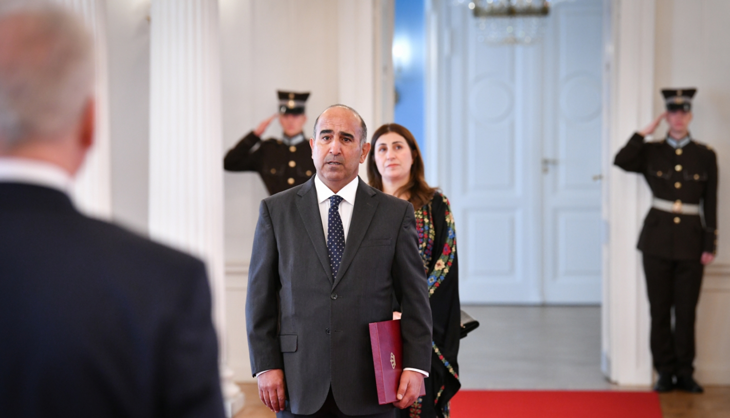 Valsts prezidents Egils Levits svinīgā ceremonijā akreditē V.E. Jordānijas Hāšimītu Karalistes ārkārtējo un pilnvaroto vēstnieku Latvijā Daifallāhu Alī Daifallāhu Alfājezu 