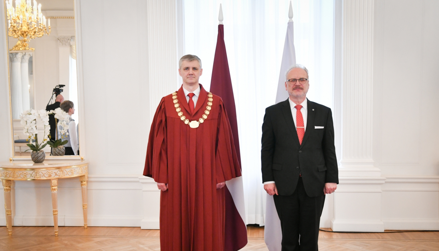 17.04.2023. Augstākās tiesas tiesnesis Ermīns Darapoļskis dod tiesneša zvērestu Valsts prezidentam Egilam Levitam
