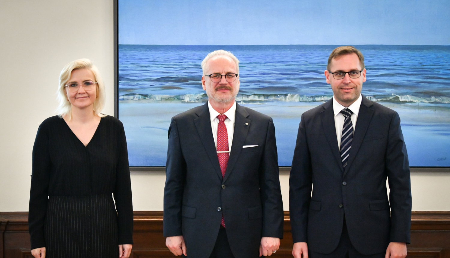 21.10.2022. Valsts prezidents Egils Levits tiekas ar valsts kontrolieri Rolandu Irkli. 