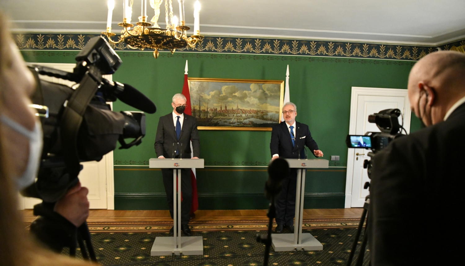 Krišjānis Kariņš un Egils Levits sniedz paziņojumus medijiem