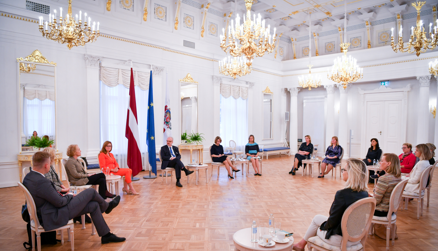 Valsts prezidenta tikšanās Rīgas pilī ar Latvijas profesionāļiem, kuri strādā nozīmīgās starptautiskajās organizācijās