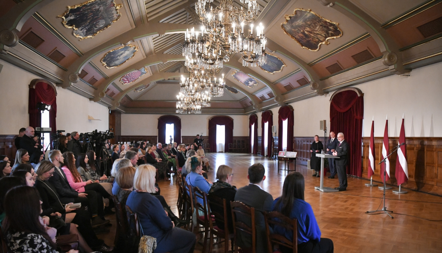 21.03.2023. Valsts prezidents Egils Levits Rīgas pils svētku zālē uzrunā Lielā Talka projekta koordinātorus un atbalstītājus. 