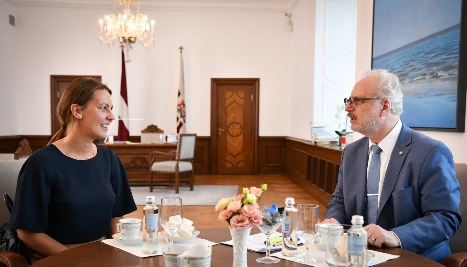 Valsts prezidents ar izglītības un zinātnes ministri pārrunā zinātnes stratēģisko lomu valsts ilgtspējai