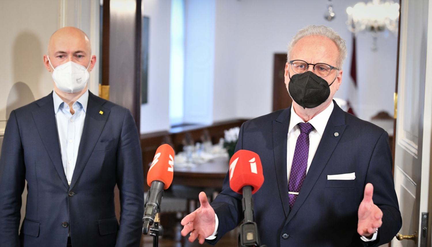 Veselības ministrs un Valsts prezidents sniedz komentāru medijiem