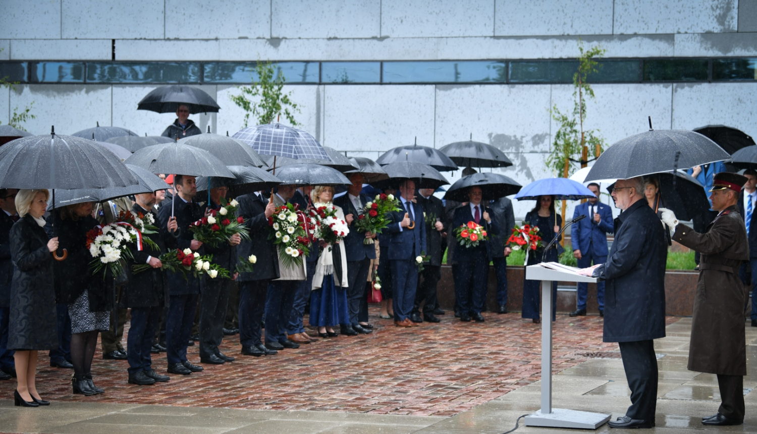 Egils Levits sniedz uzrunu un klātesošie klausās