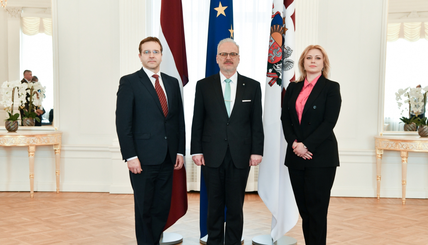 Valsts prezidents Egils Levits tiekas ar Satversmes tiesas priekšsēdētāju Aldi Laviņu un Satversmes tiesas priekšsēdētāja vietnieci Irēnu Kucinu