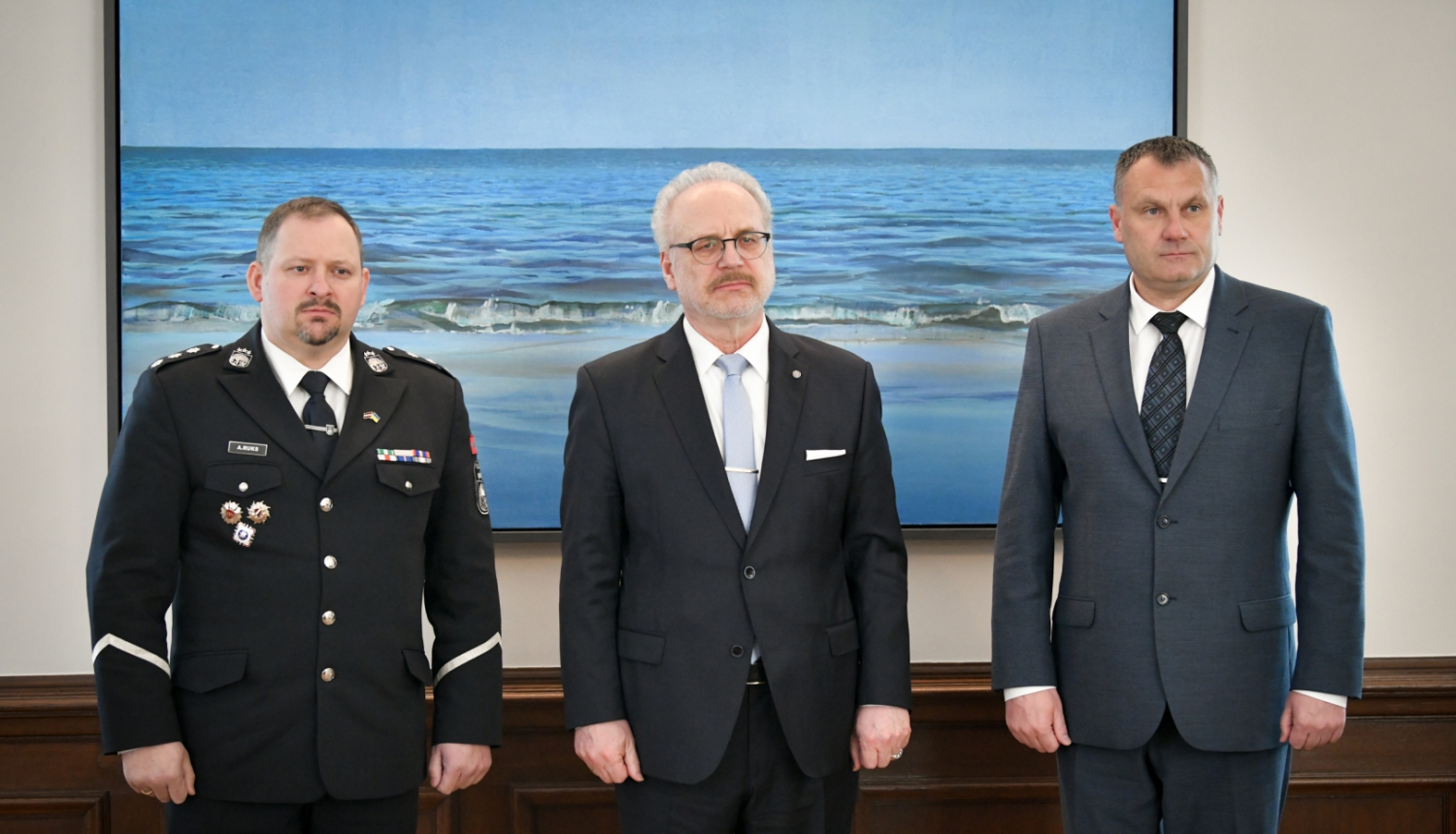 2023. gada 2. maijā. Valsts prezidents tiekas ar ģenerālprokuroru Juri Stukānu un Valsts policijas priekšnieku Armandu Ruku. 