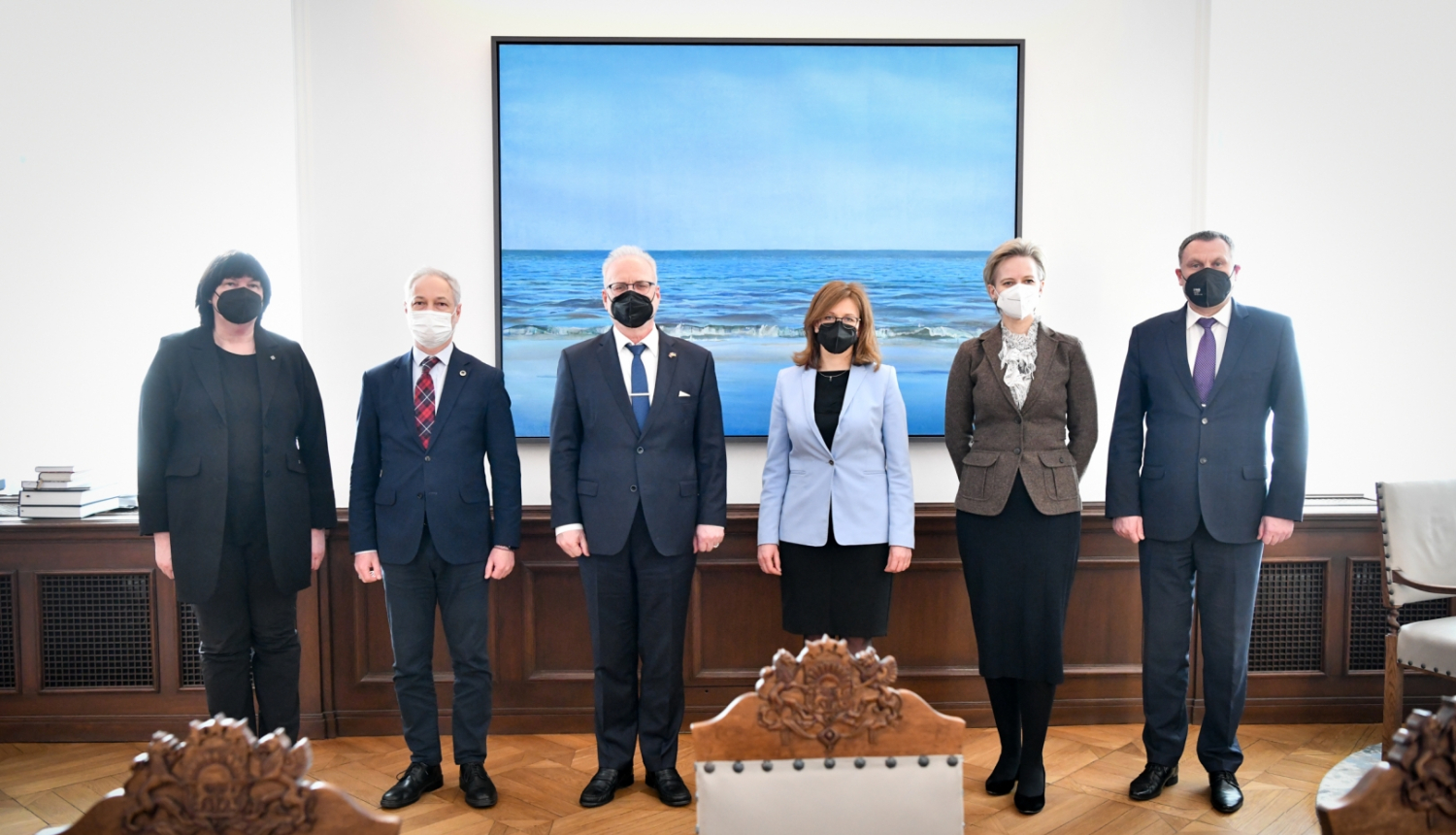 No kreisās: tieslietu ministra padomniece Inguna Preisa, tieslietu ministrs Jānis Bordāns, Valsts prezidents Egils Levits, Ārlietu ministrijas parlamentārā sekretāre Zanda Kalniņa-Lukaševica un ģenerālprokurors Juris Stukāns