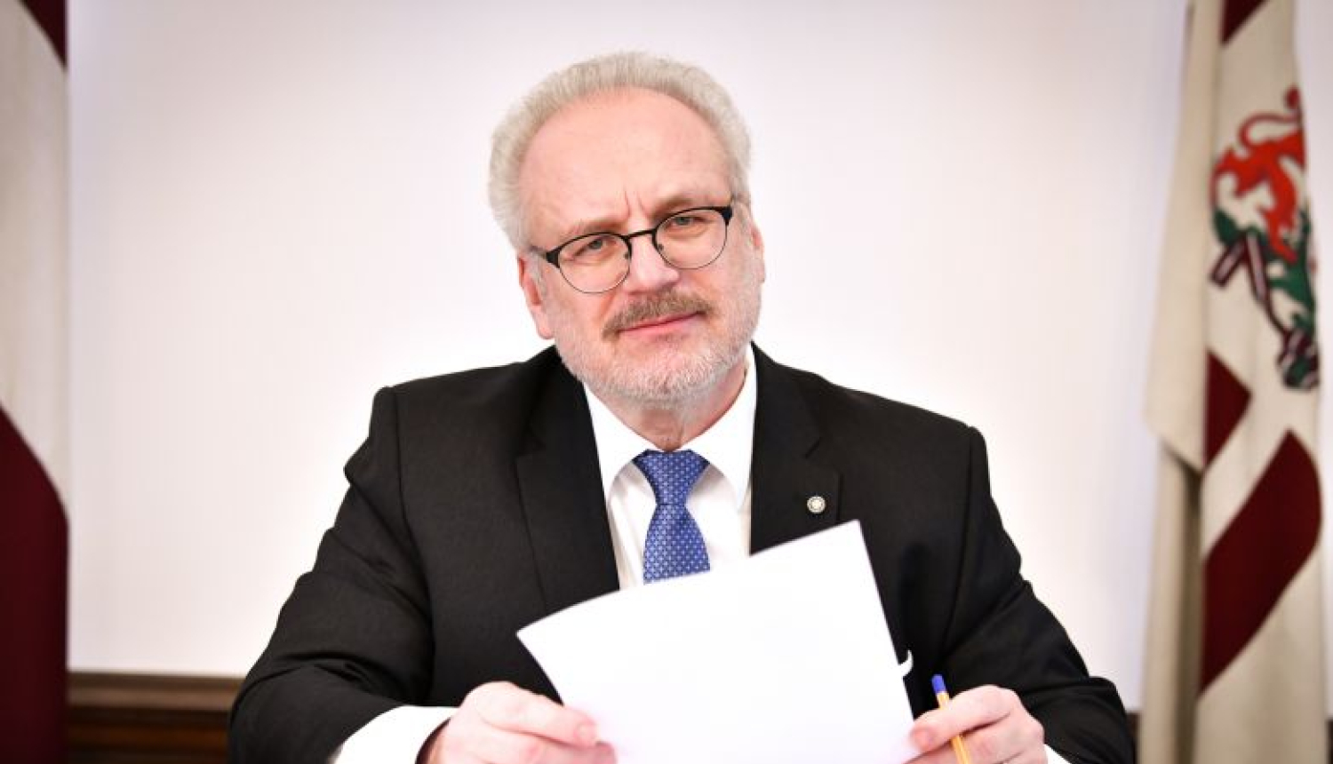 Valsts prezidents pateicas medicīnas nozarē strādājošajiem par nesavtīgo un pašaizliedzīgo darbu Latvijas iedzīvotāju veselības labā