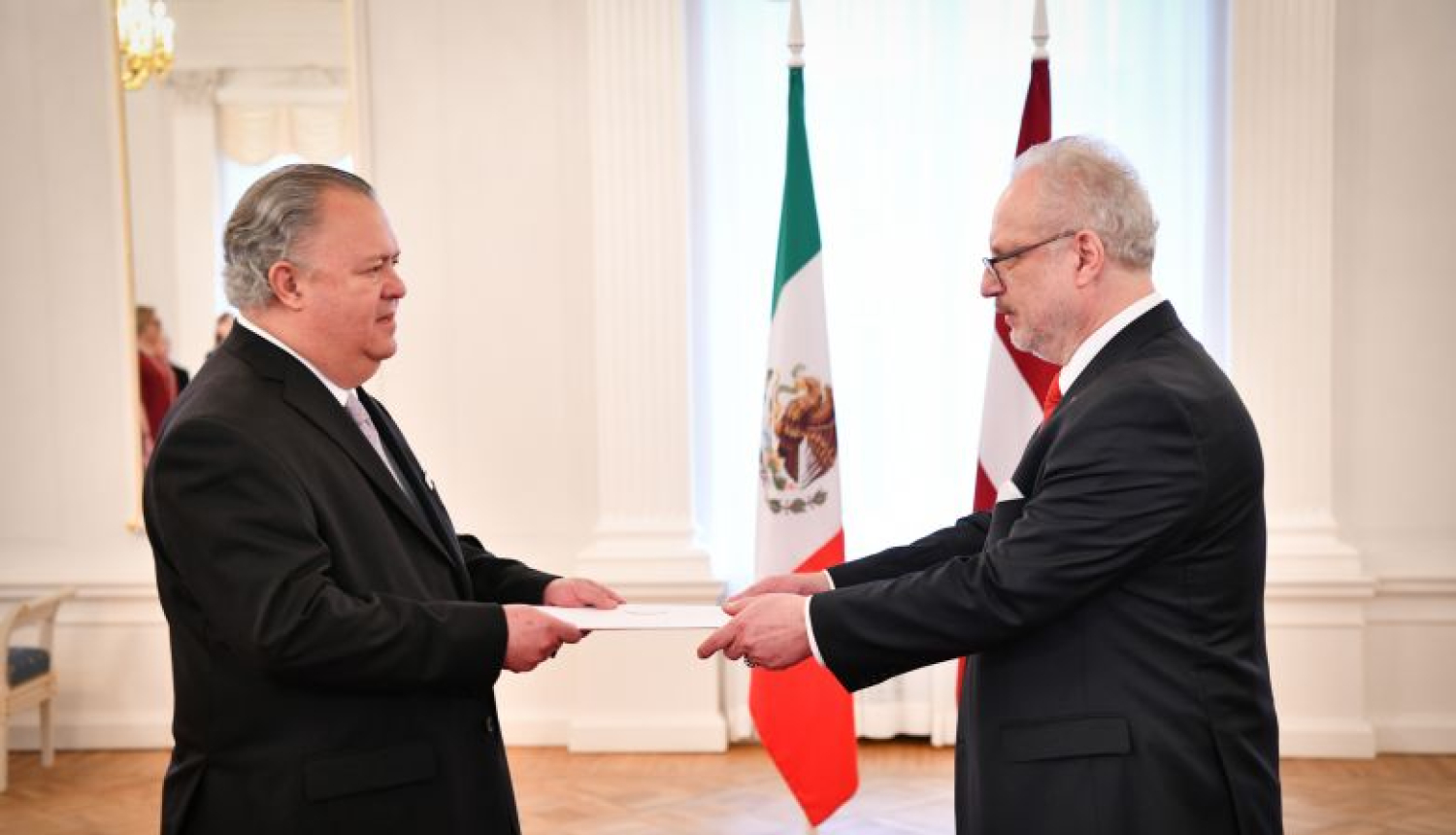 Valsts prezidents akreditē Meksikas Savienoto Valstu ārkārtējo un pilnvaroto vēstnieku Latvijā