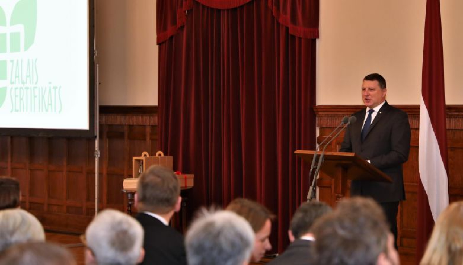 Valsts prezidents Raimonds Vējonis Rīgas pilīs sveic vides kvalitātes zīmes “Zaļais sertifikāts” ieguvējus