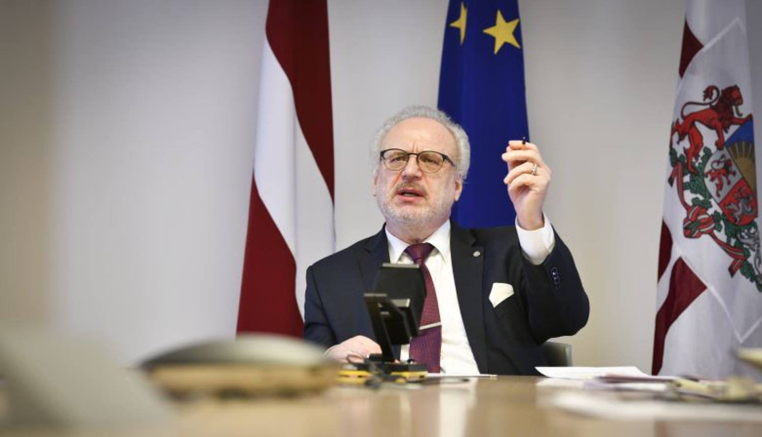 Valsts prezidents ar finanšu ministru pārrunā, kā elastīgāk sniegt valsts atbalstu COVID-19 krīzē cietušajiem