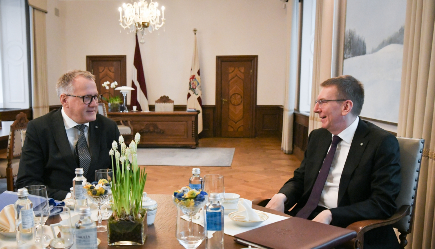 26.02.2024. Valsts prezidenta Edgara Rinkēviča tikšanās ar finanšu ministru Arvilu Ašeradenu