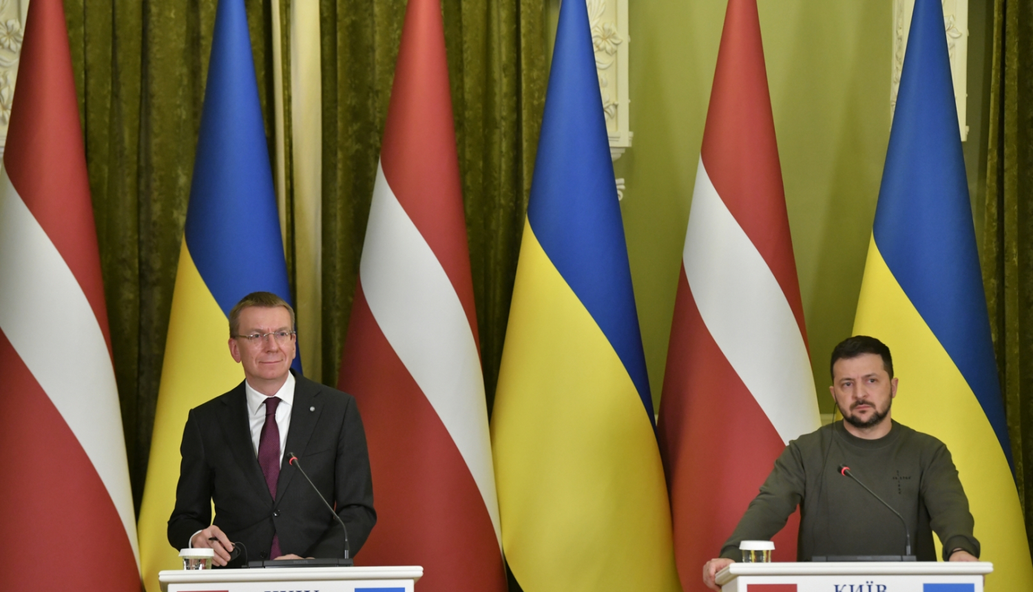 Valsts prezidents Edgars Rinkēvičs un Ukrainas prezidents Volodimirs Zelenskis