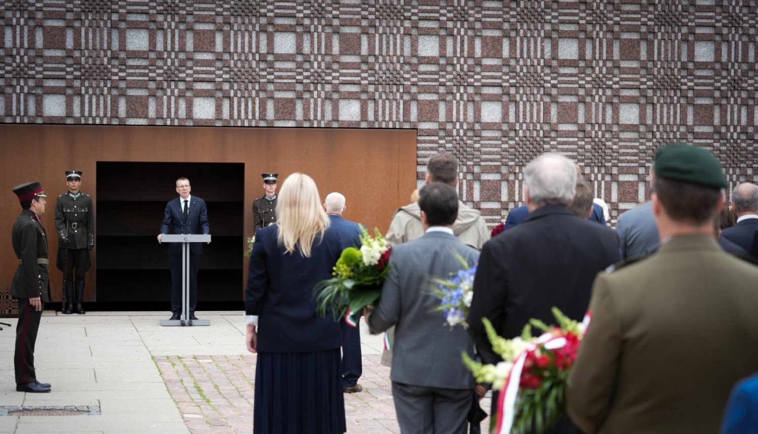 Valsts prezidenta Edgara Rinkēviča uzruna Komunistiskā genocīda upuru piemiņas dienā