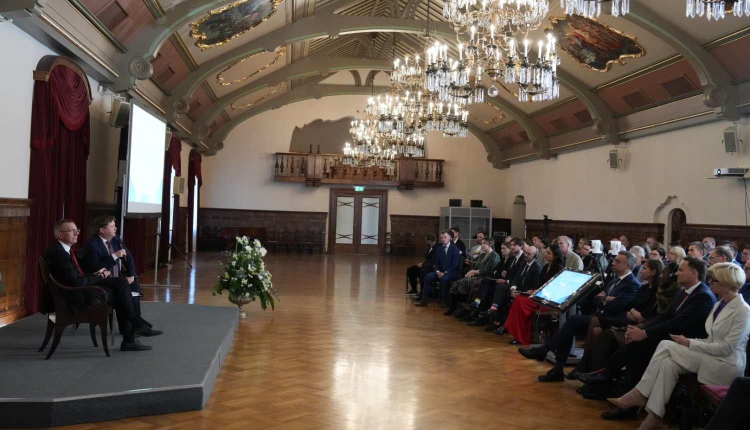 Valsts prezidenta Edgara Rinkēviča saruna ar Valsts konkurētspējas komisijas priekšsēdētāju Arni Sauku Valsts konkurētspējas forumā Rīgas pilī.