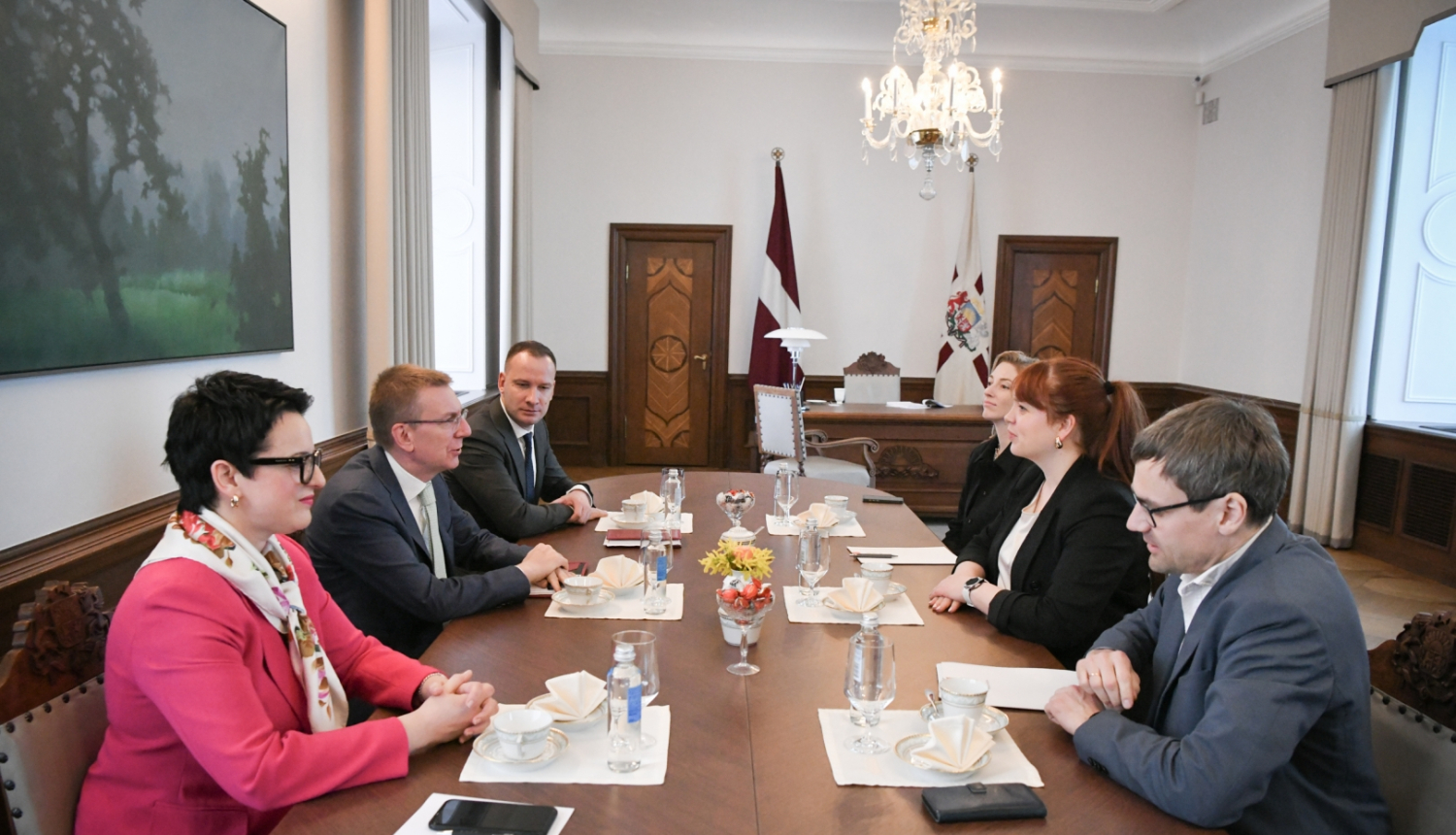 12.04.2024. Valsts prezidenta Edgara Rinkēviča tikšanās ar kultūras ministri Agnesi Loginu