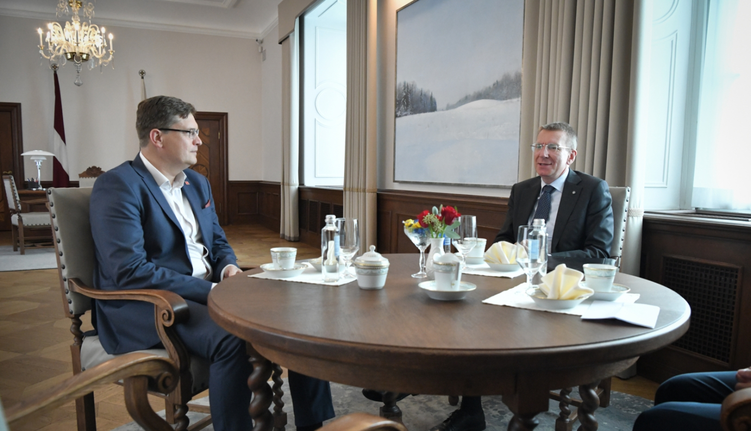 04.09.2023. Valsts prezidenta Edgara Rinkēviča tikšanās ar Latvijas Televīzijas valdes priekšsēdētāju Ivaru Priedi