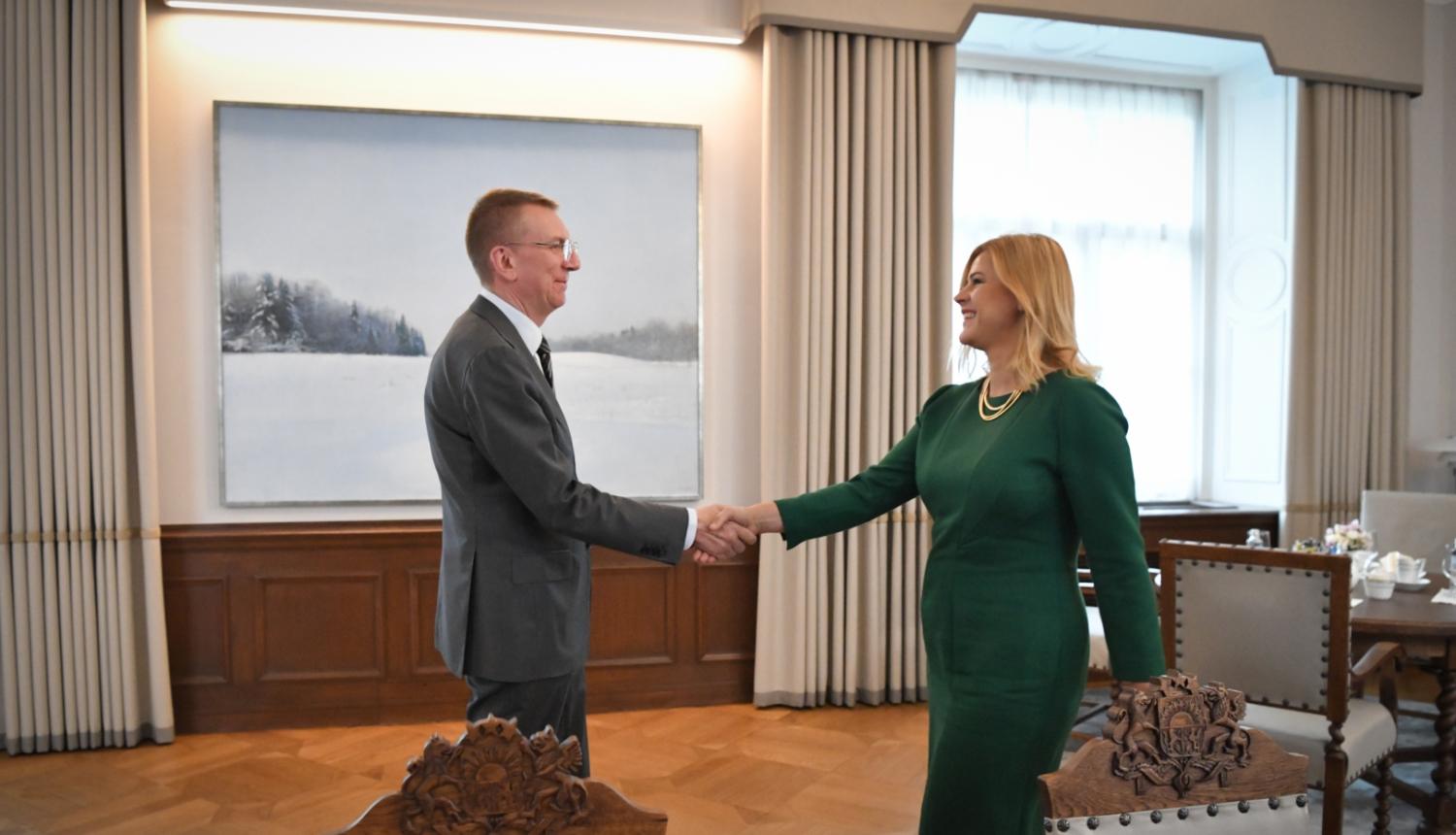 27.07.2023. Valsts prezidents Edgars Rinkēvičs tiekas ar labklājības ministri Eviku Siliņu Valsts prezidenta kabinetā. 