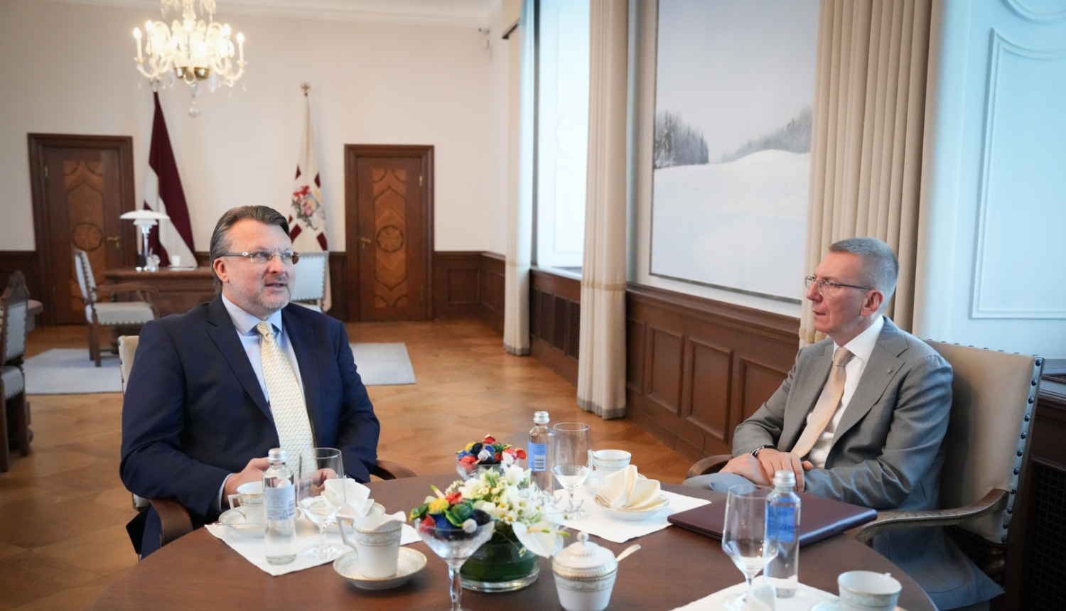 Valsts prezidenta Edgara Rinkēviča tikšanās ar Saeimas frakcijas “Latvija pirmajā vietā” priekšsēdētāju Aināru Šleseru