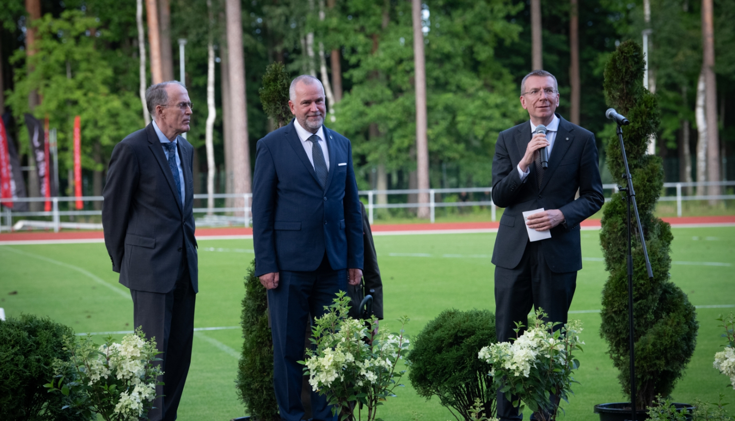 04.08.2023. Valsts prezidents Edgars Rinkēvičs saka uzrunu "Valsts prezidenta balva 2023" sacensību atklāšanā Jāņa Daliņa stadionā