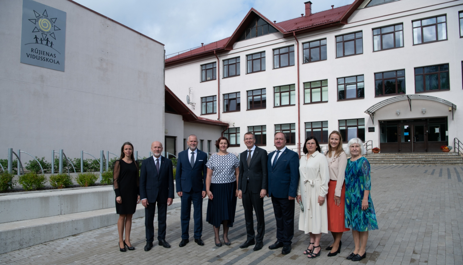 04.08.2023. Valsts prezidents Edgars Rinkevičs apmeklē Rūjienas vidusskolu