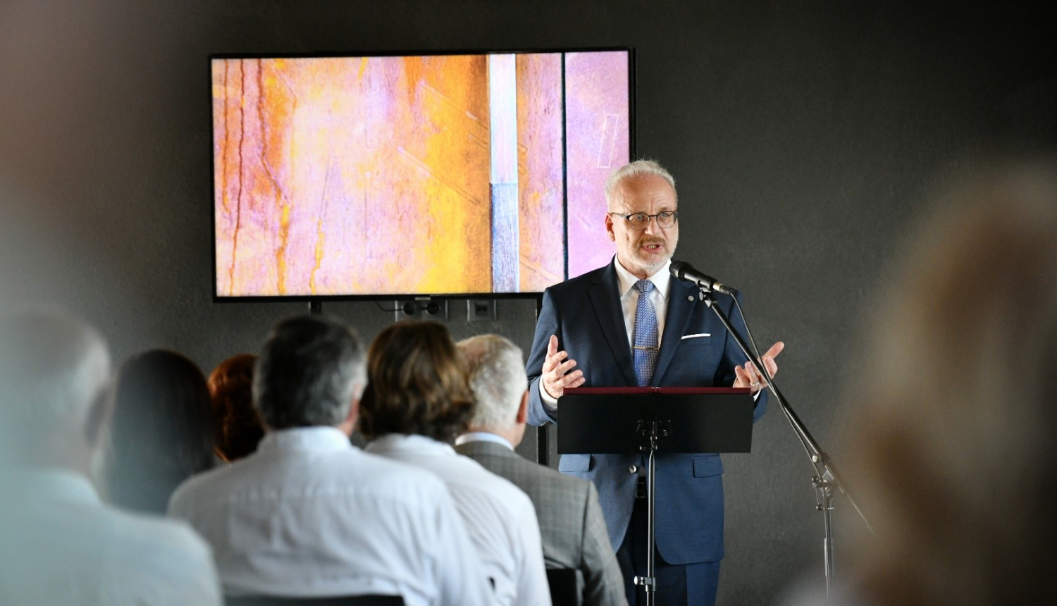 Valsts prezidents Egils Levits piedalās Saieta nama atklāšanā Likteņdārzā 2022. gada 18. augustā