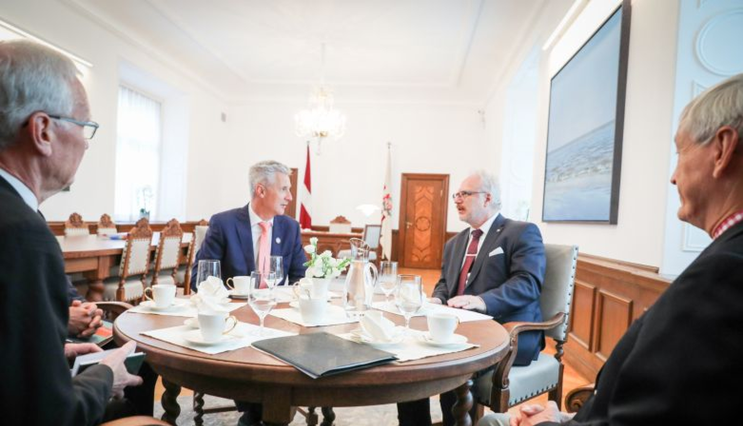 Valsts prezidents: lepojos ar mūsu Nacionālajiem Bruņotiem spēkiem