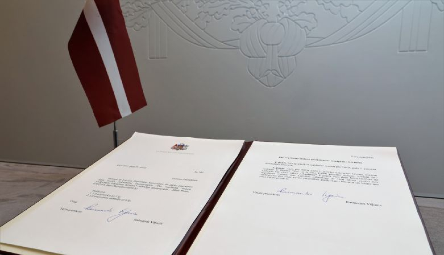 Valsts prezidents iesniedz Saeimā likumprojektu “Par nepilsoņa statusa piešķiršanas izbeigšanu bērniem”