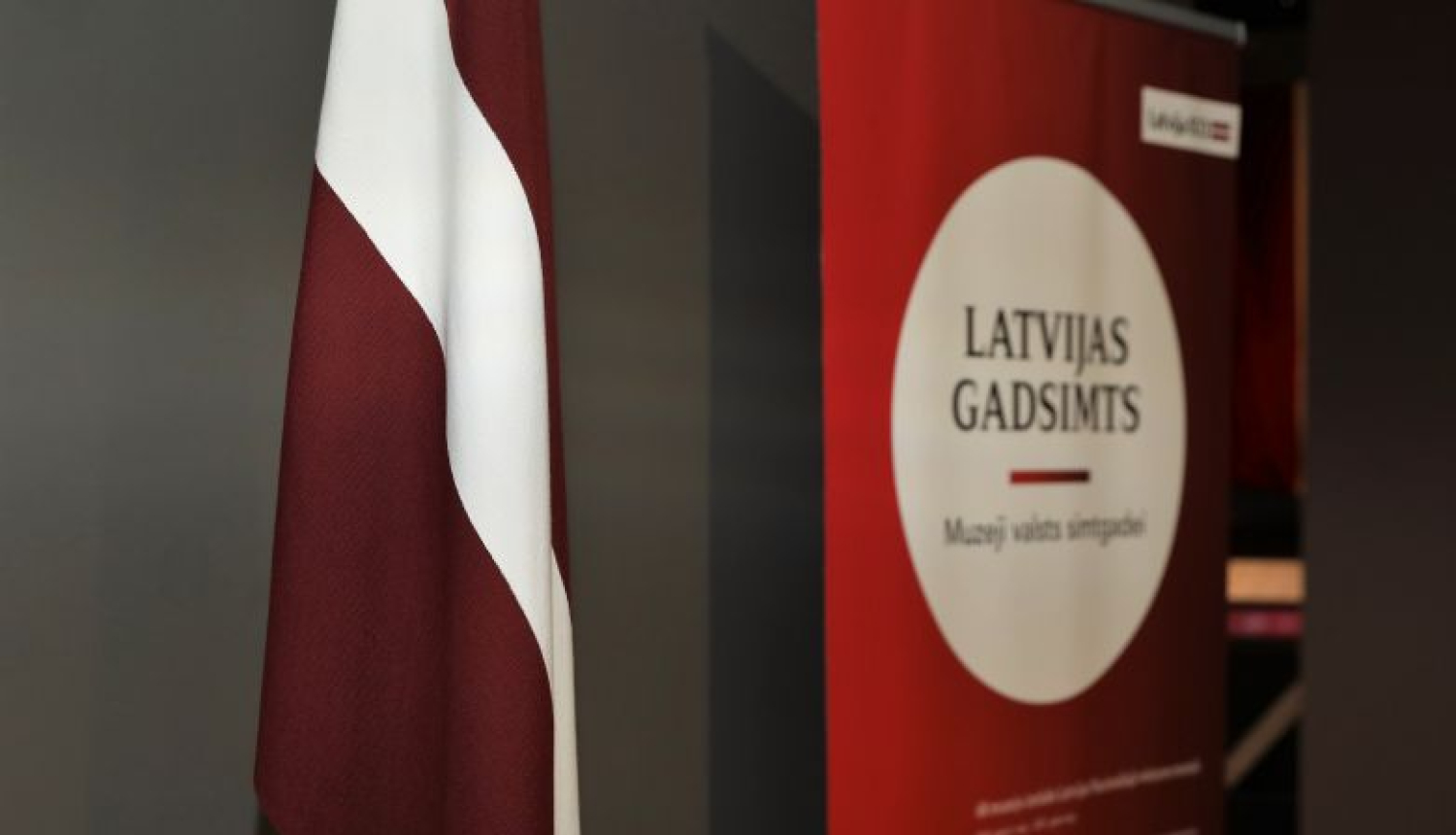 Valsts prezidents Raimonds Vējonis piedalās pasauli apceļojošā Latvijas simtgades karoga noslēguma pasākumā