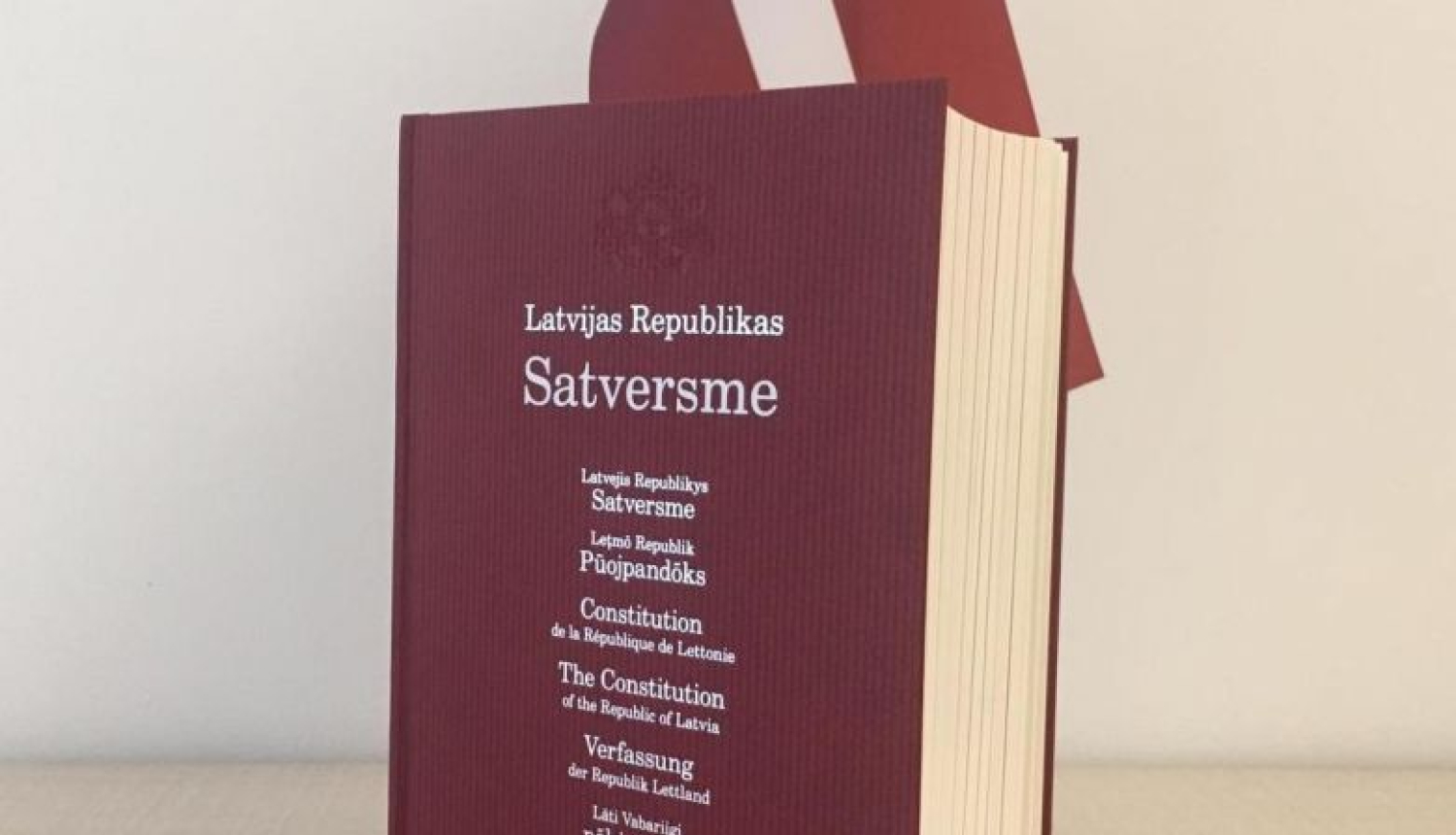 Valsts prezidenta Raimonda Vējoņa apsveikums LR Satversmes pieņemšanas dienā